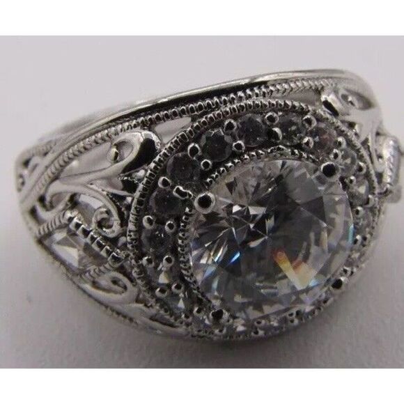 Realistic  Setting Sterling Silver 925 Large Cubic Zirconia Ring Size 5 - Picture 2 of 4